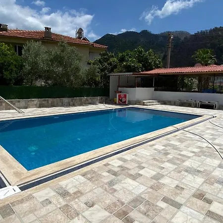 Avlu 2 Apart * Marmaris